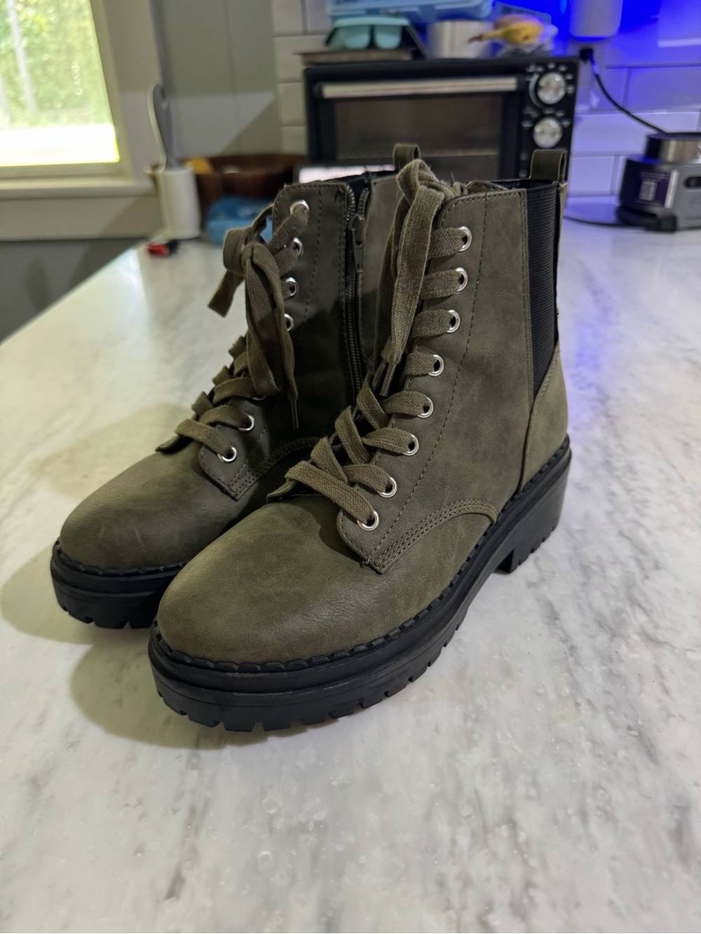 Women’s Zip Up Lace Up Biker Goth Comfortable Neutral Olive Green Combat Boots 7